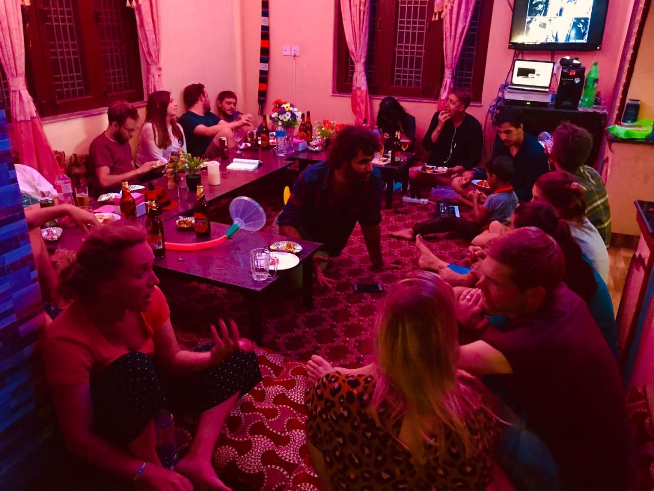 Aroma Tourist Hostel Покхара Экстерьер фото