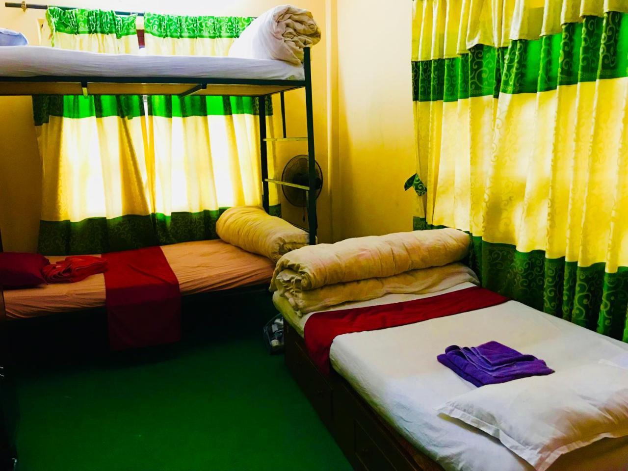 Aroma Tourist Hostel Покхара Экстерьер фото