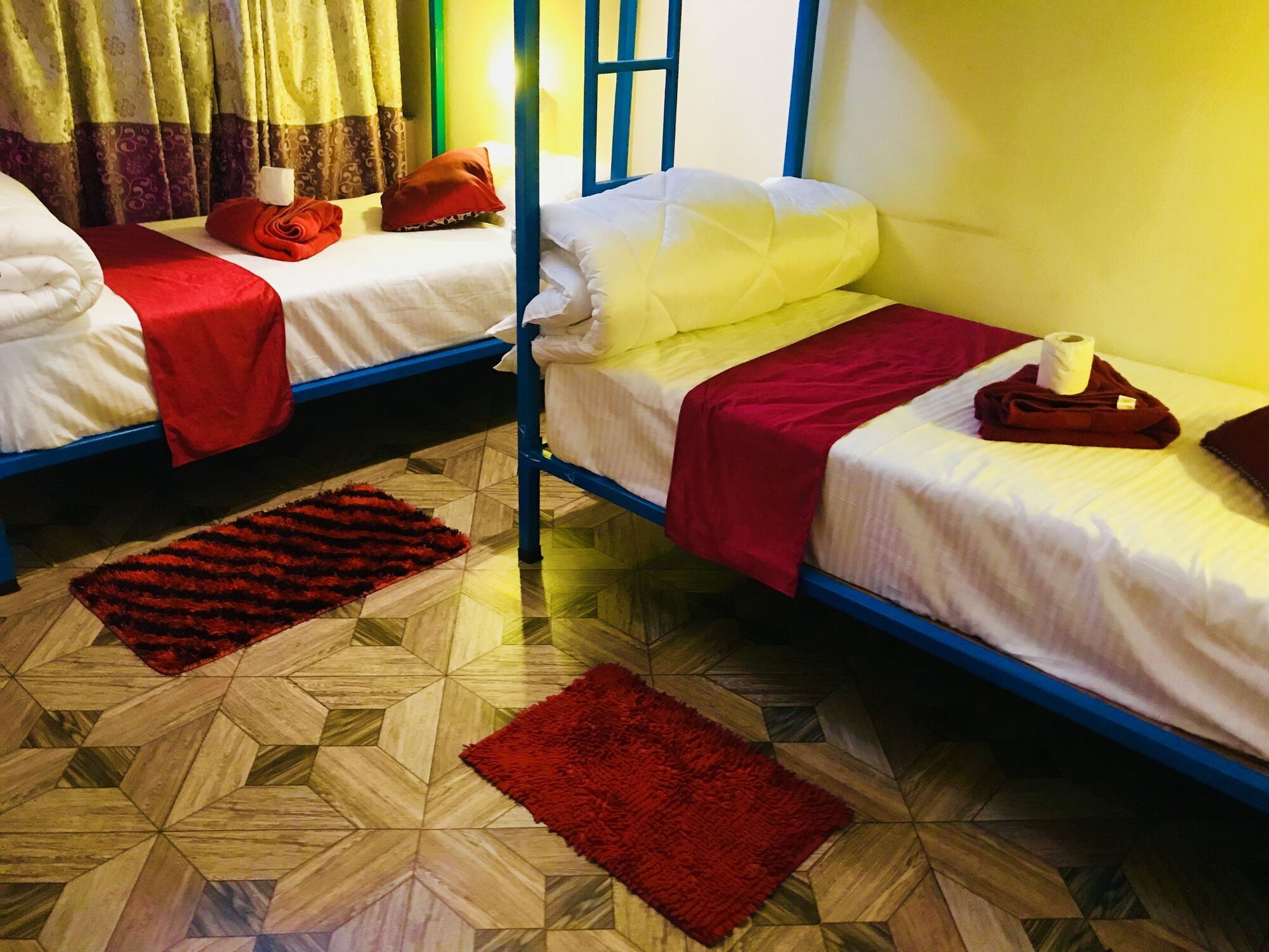 Aroma Tourist Hostel Покхара Экстерьер фото